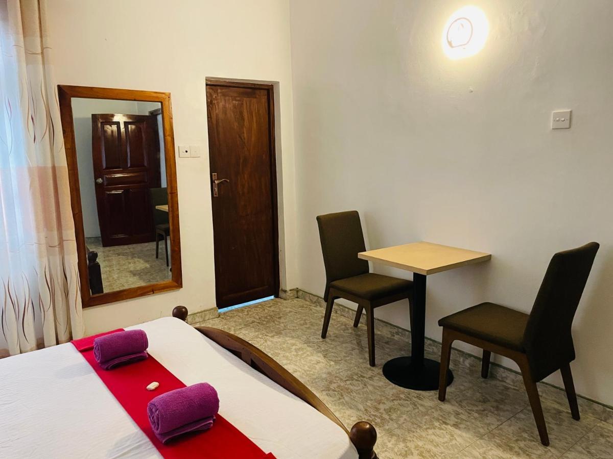 Ivana Homestay แคนดี้ ภายนอก รูปภาพ
