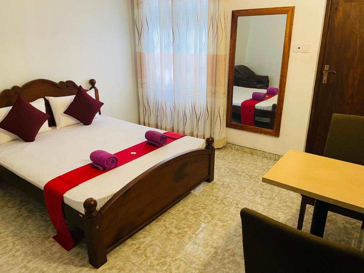 Ivana Homestay แคนดี้ ภายนอก รูปภาพ