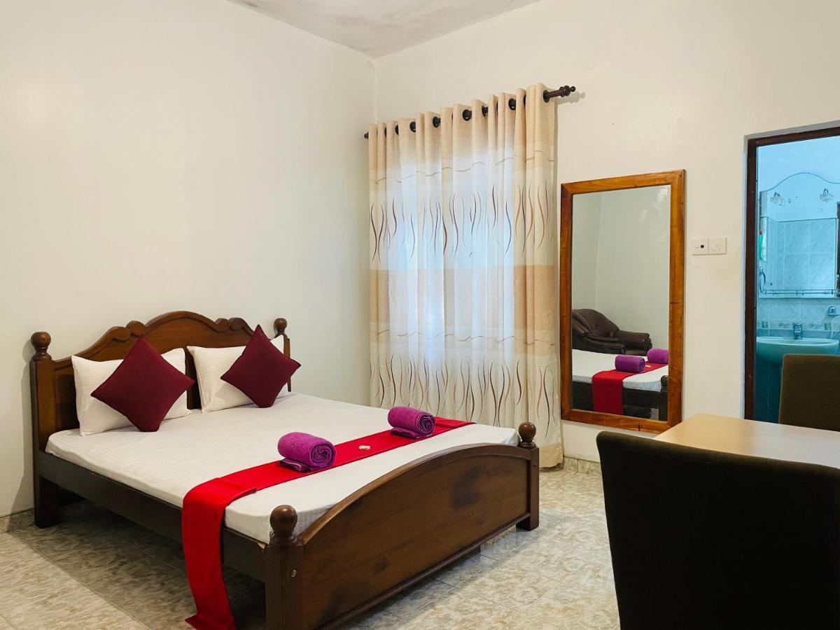 Ivana Homestay แคนดี้ ภายนอก รูปภาพ