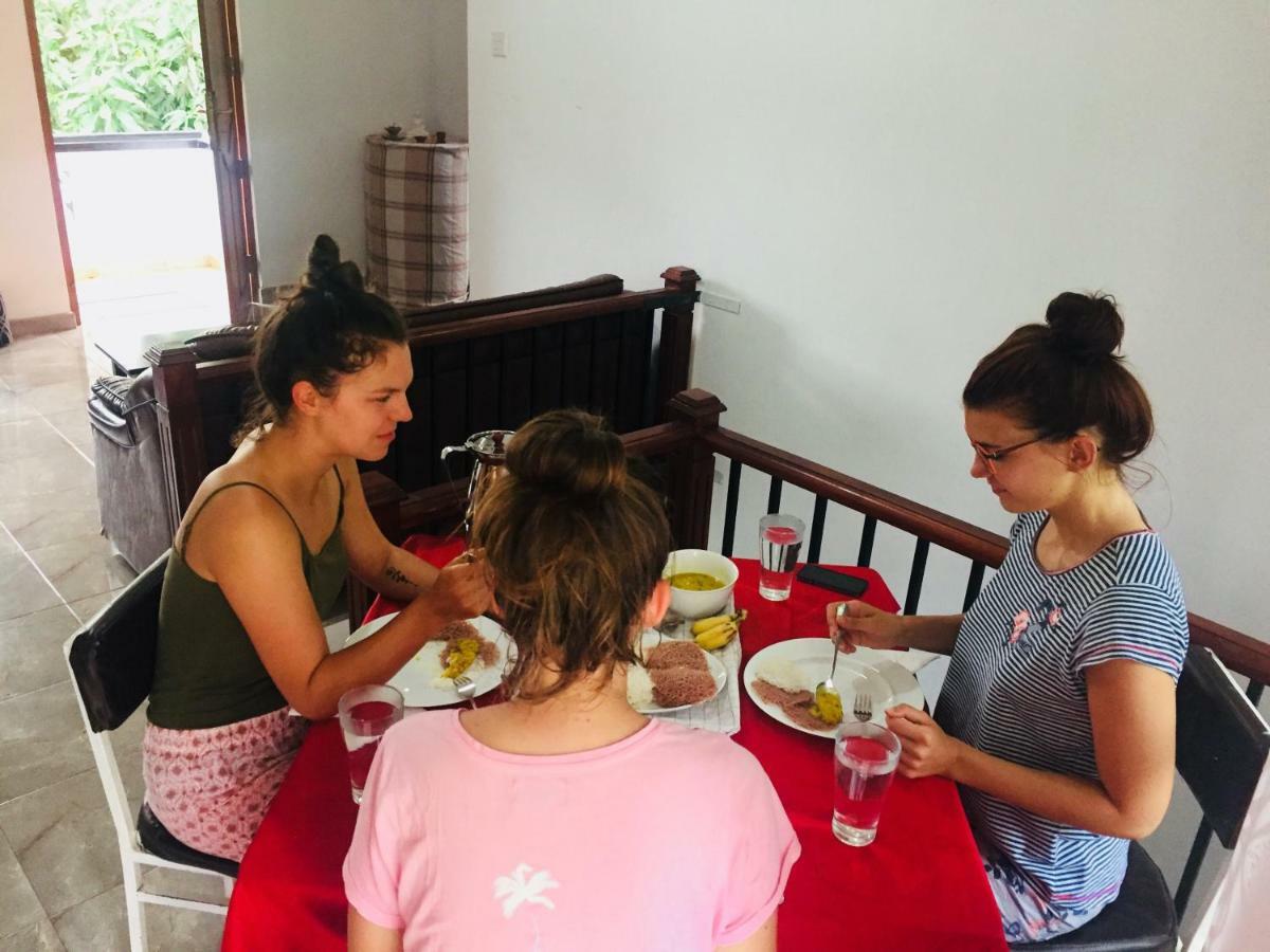Ivana Homestay แคนดี้ ภายนอก รูปภาพ